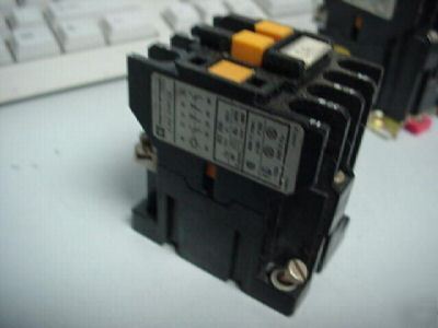 Telemecanique CA2-DN122 contactor relay 500V, 10A