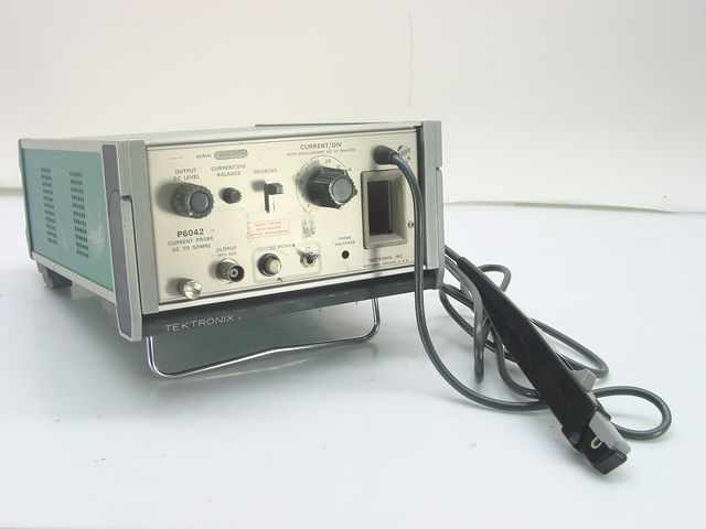 Tektronix P6042 current probe amplifier dc to 50 mhz 