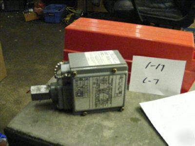 1 square pressure switch interruter 9012-gfn-3
