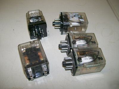 Lot of 5 plug-in relays a-a electric potter deltrol