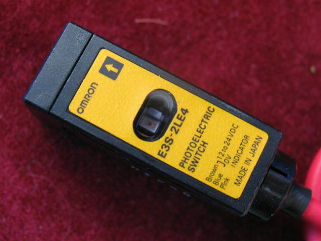 E3S-2LE4 omron photoelectric switch sensor