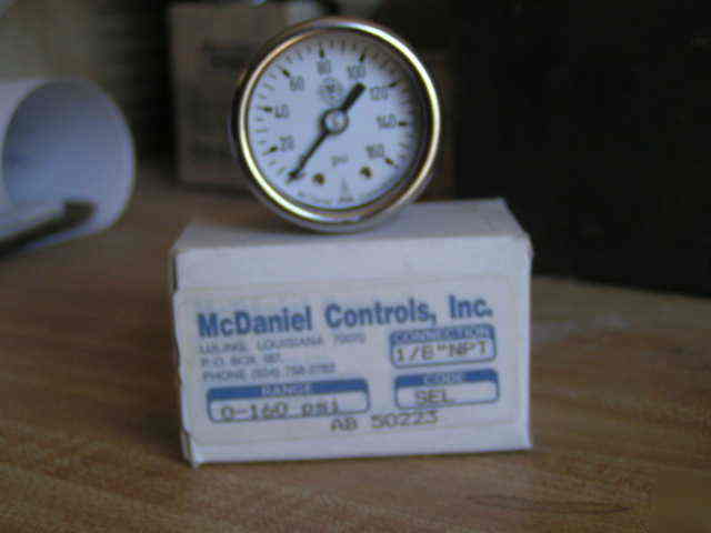 Mcdaniel controls 0-60 psi scl gauge