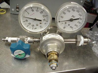 Linde high purity gas regulator UPG325 580