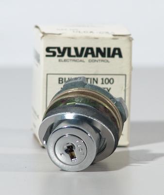 Sylvania bulletin 100 push button switch usca-C2A 