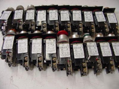 Lot of allen-bradley series 800 switches. 19 see list