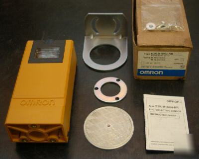 Omron photoelectric sensor E3K-R10K4- 