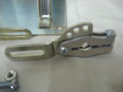 Honeywell damper bracket & linkage assembly Q605A 1070