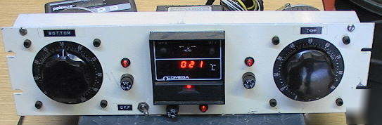 Dual-zone temperature controller 2 variac & omega digit