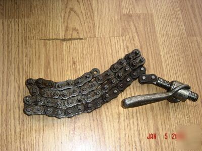 Greenlee hold down chain for tugger or vise