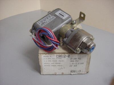 Barksdale pressure switch C9612-0 15 to 200 psi 