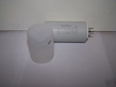 Motor run capacitor 16UF 400/450 volts with plastic cap