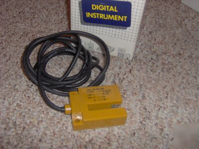 Extech- photoelectric sensor, $118.00 value, bn, 