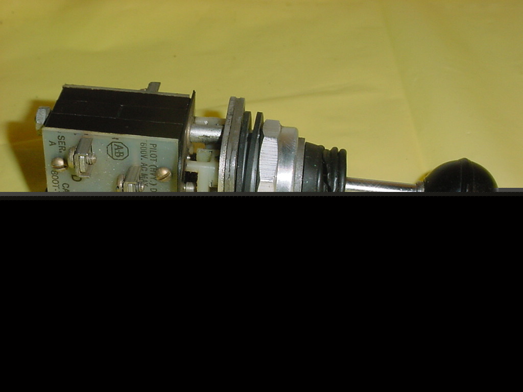 Hd 600V ac 4-way toggle switch robotics control