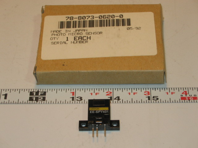 Omron plug-in convergent reflective sensor ee-SPY401