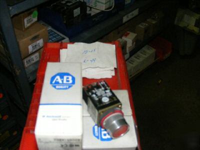 1 allen bradley push button type 4, 13 flush head red