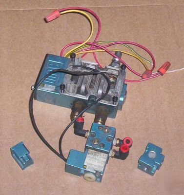 Lot of mac solenoid valves & parts 6500B-111 612B-11