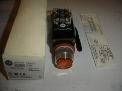 Allen bradley 800MR-QTL24AK amber ill push button 