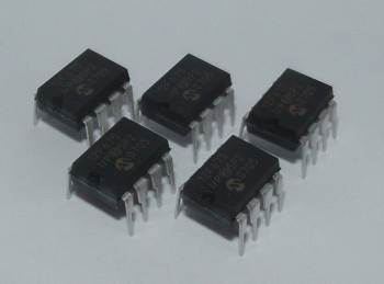 5 x microchip pic 12F675 8-pin flash micros with adc