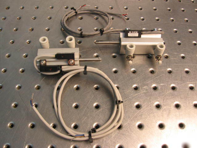 G33191 two smc NCDQB12 pneumatic cylinders