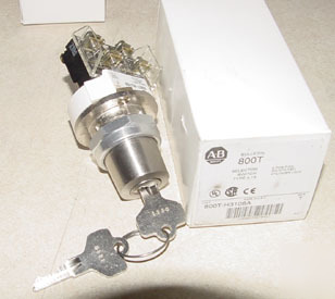 New allen bradley 800T-H3108A keyed selector switch 