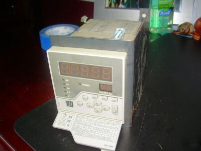  keyence rd-50R analog signal conditioner with bracket