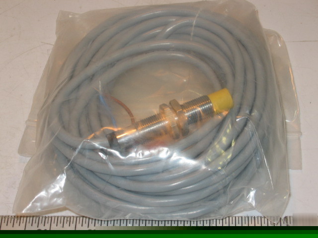 Turck inductive prox sensor NI4-M12-RZ31X 7M