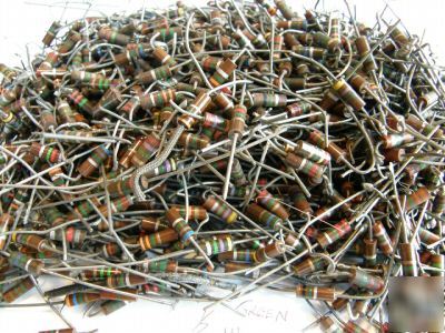 Vintage resistors 1/2 watt green assortment of 500+ 