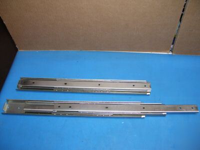 Jonathan 475-18 pair of drawer slides