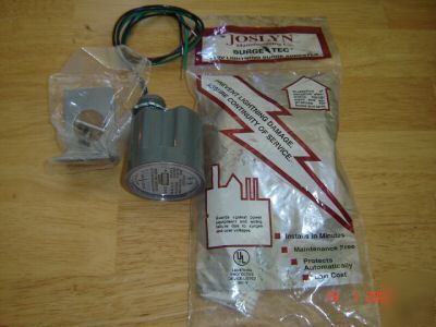 New joslyn lightning surge arrester #851N breaker box