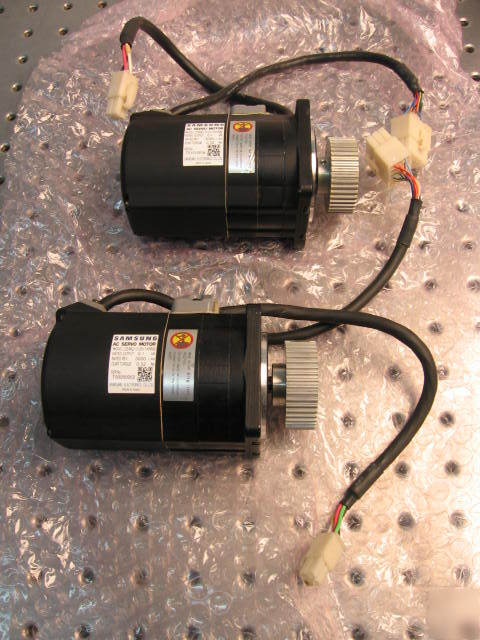 G34995 two samsung csmq-01BH1ANM3 servomotors