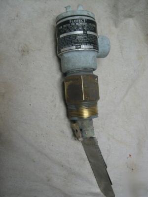 Dwyer flotect vane operated flow switch V4-2-u xp