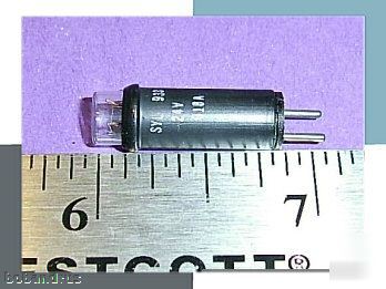 Type 933 (24 volt) sylvania bi-pin cartridge lamp