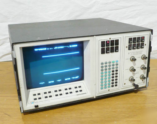 Data precision data-6000A digital signal analzer w/ 611