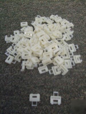 New (100) tyco electronics cap housing adapter 641777-1