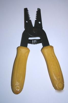 Klein tools wire strippers #11045 electrcian cutters