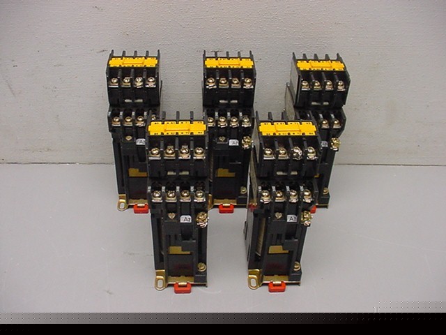 5 telemecanique contactors CA2-DN231 10A 600VAC 24VDC 
