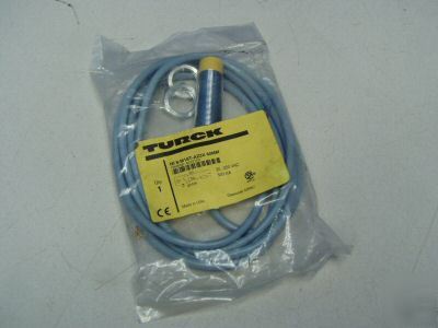 New turck inductive proximity switch m/n: NI8-M18T-AZ3X 