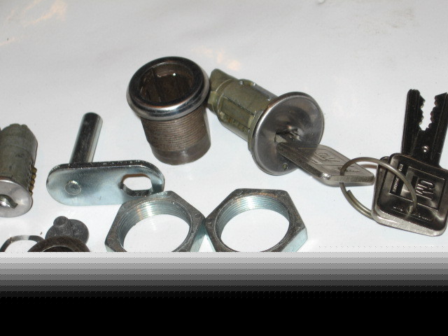 Rare chevy/gm car ignition starter switch + keys