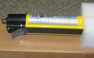 Allen-bradley safety light curtain 63