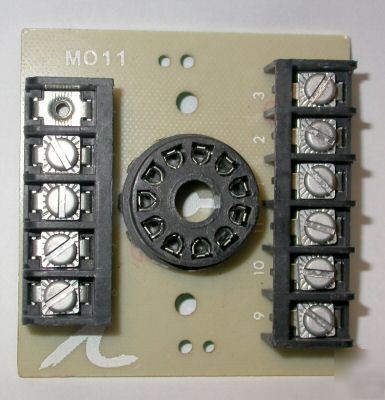 Action pak M011 11-pin base socket for modules