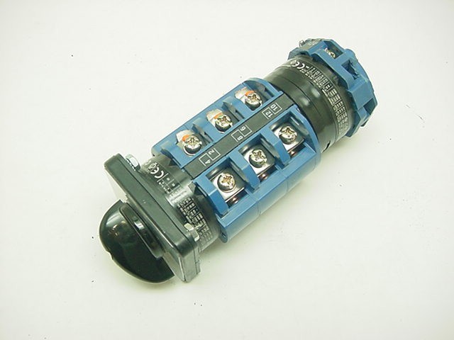 Kraus & naimer C42 65 amp 600V cam/rotary 3 pole switch