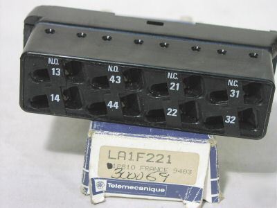 New telemecanique LA1F221 aux contact LA1-F221 