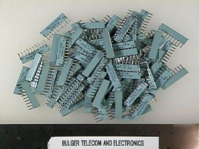 33 ohm 1/4 watt 2% resistor network <bussed> lot of 100