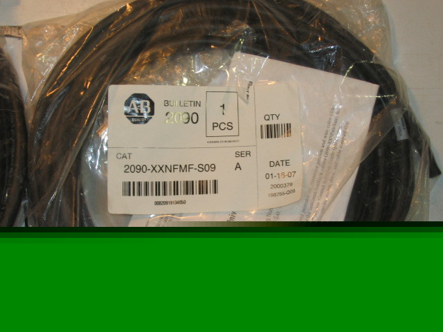 Allen bradley kinetix 2000 complete set 2093-AC05-MP1