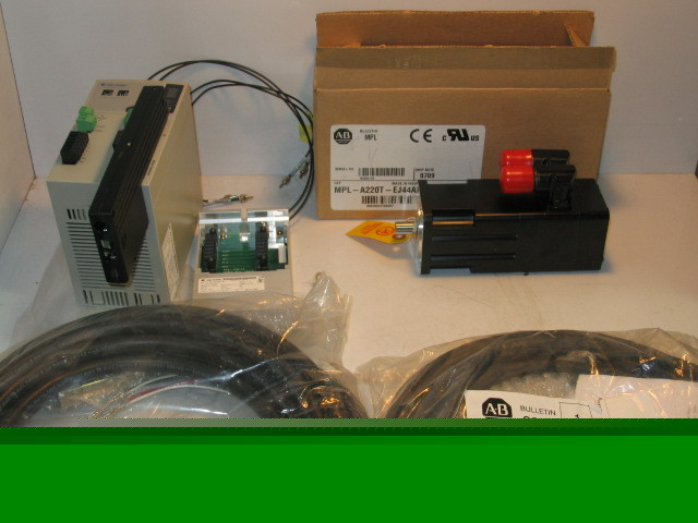 Allen bradley kinetix 2000 complete set 2093-AC05-MP1