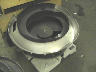 Hendricks vibratory parts feeder bowl automation 24