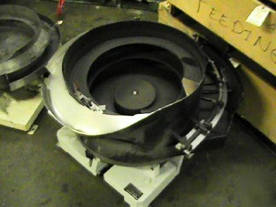 Hendricks vibratory parts feeder bowl automation 24