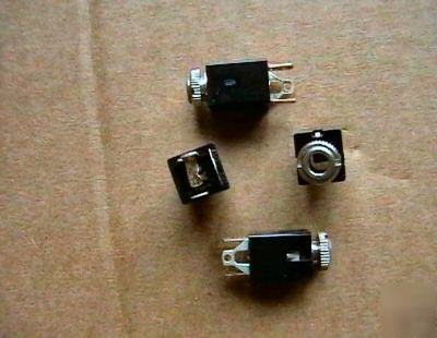 Ten 3.5MM switched mono jack sockets