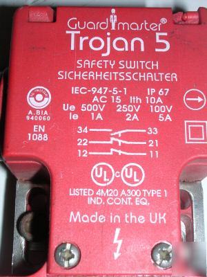 Trojan 5 guardmaster interlock safety switch 44501-0120