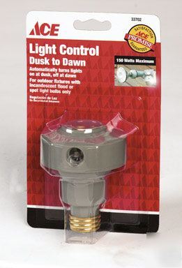 New regent screw in photocell light control 150-watt